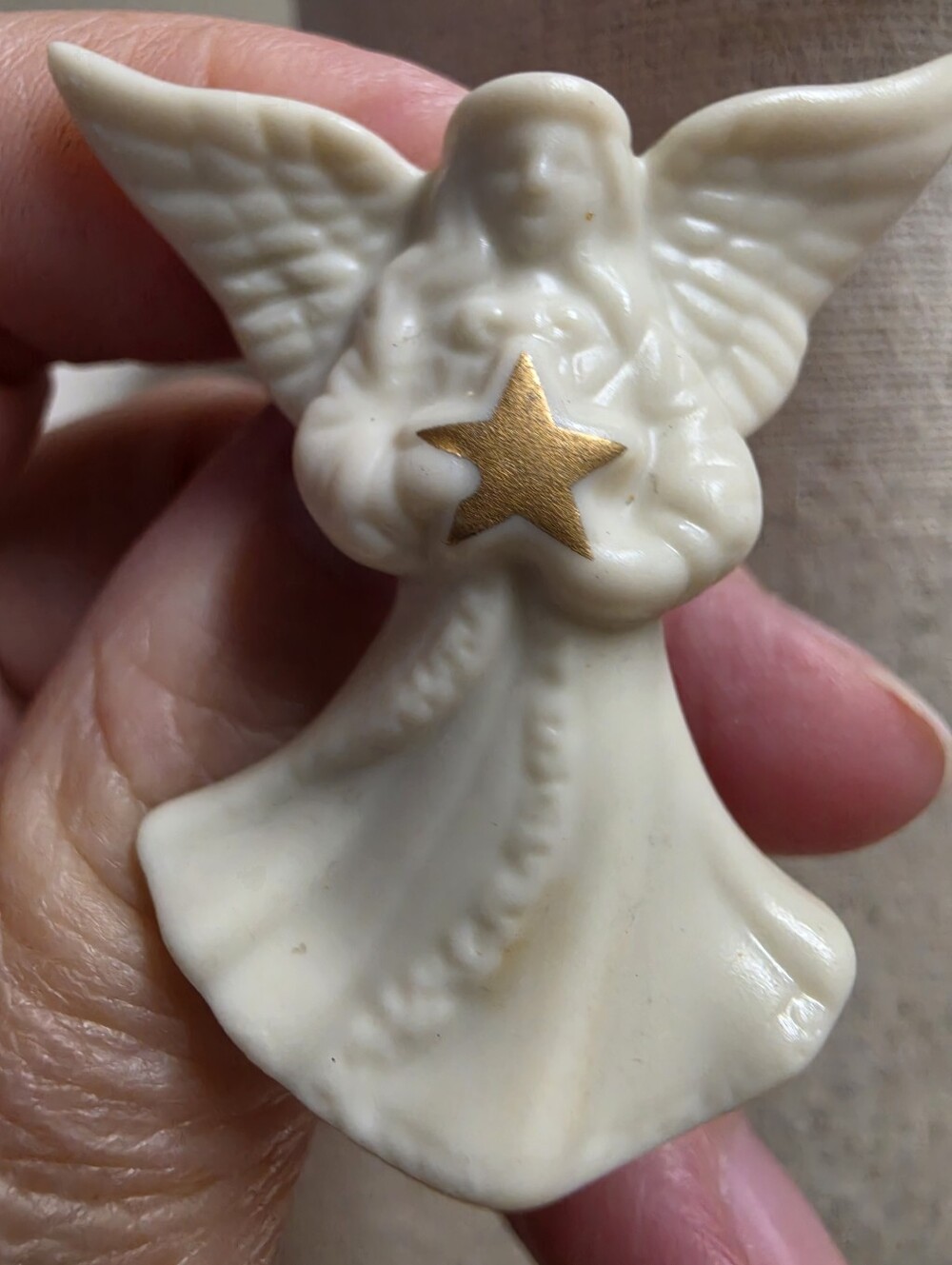Lenox Fine Porcelain Christmas Angel Brooch Pin Holding 24K Gold Star - Picture 4 of 6